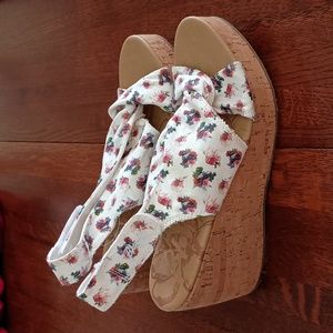 Blowfish Malibu Palmo Floral Wedge Platform Open Toe Sandals b570